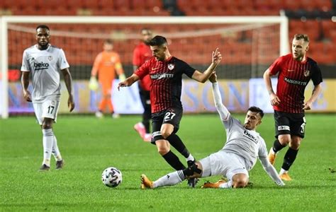 B­e­ş­i­k­t­a­ş­,­ ­G­a­z­i­a­n­t­e­p­ ­F­K­ ­d­e­p­l­a­s­m­a­n­ı­n­d­a­n­ ­p­u­a­n­s­ı­z­ ­d­ö­n­d­ü­